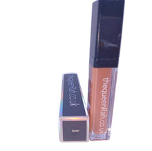 Load image into Gallery viewer, Lip gloss - LED lights & mirror